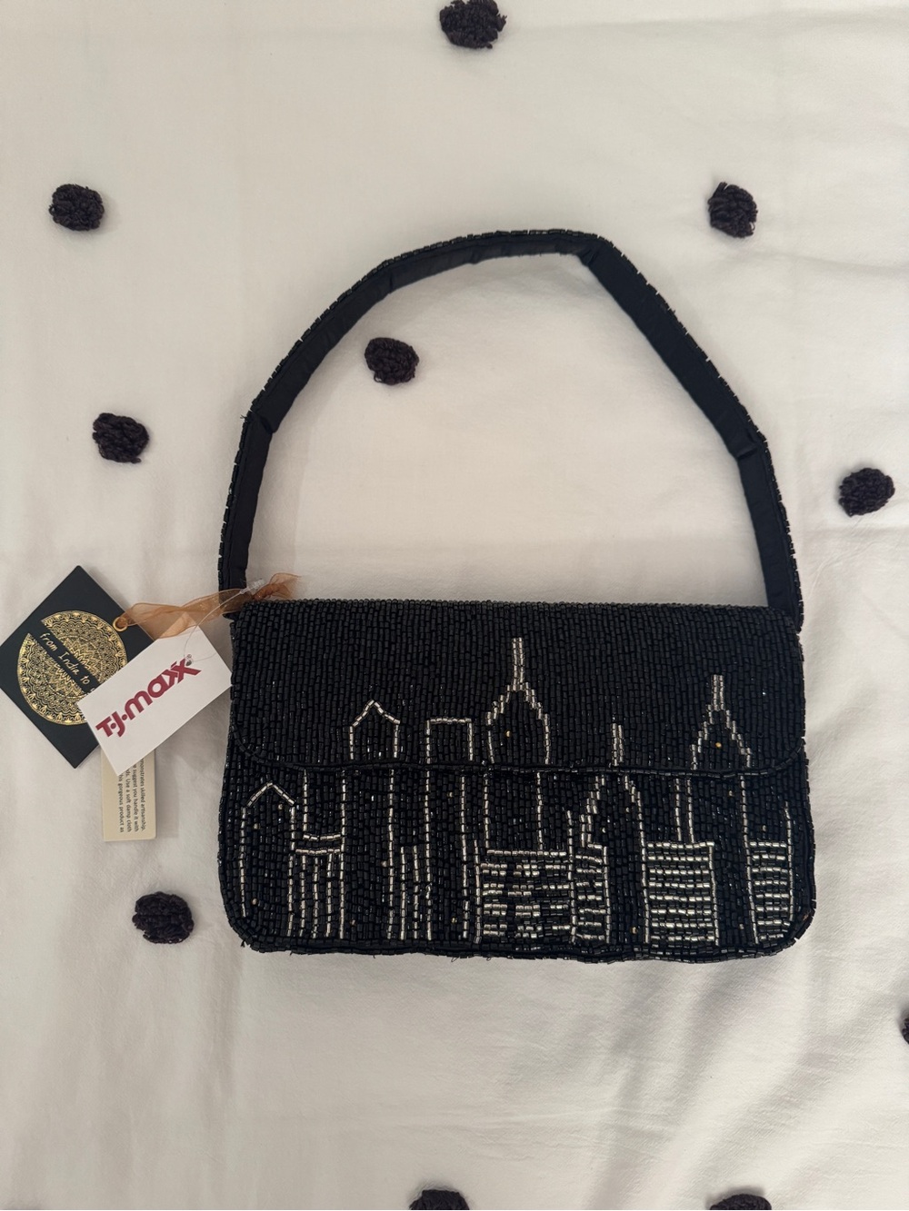 Beaded NYC skyline shoulder bag (NWT)
